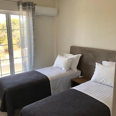 Venetia * Πόρτο Χέλι